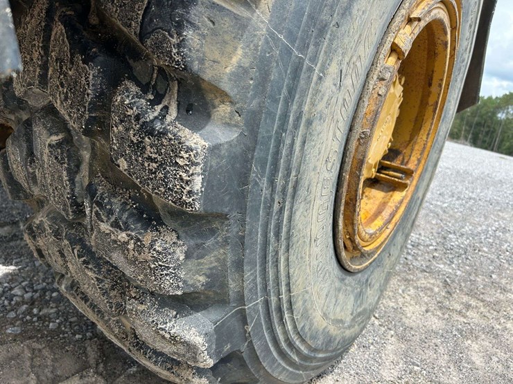 caterpillar-d250e-image-24