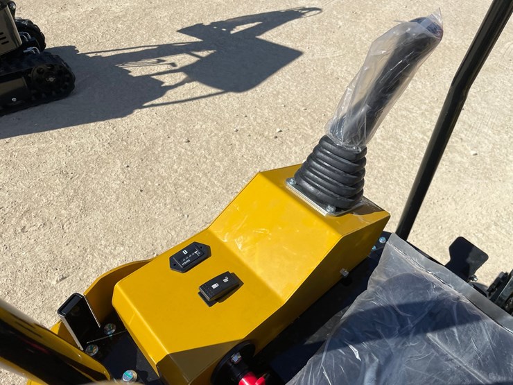 #1101-•-new-ats-rt15r-mini-excavator-image-9