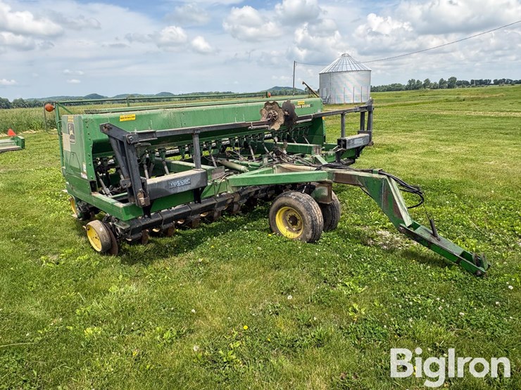 john-deere-750-image-3