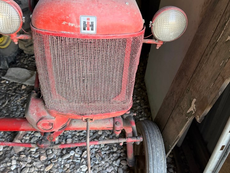 ihc-cub,-￼has-belly-mower-image-8