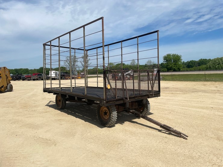 #2002-•-16'-hay-wagon-image-3