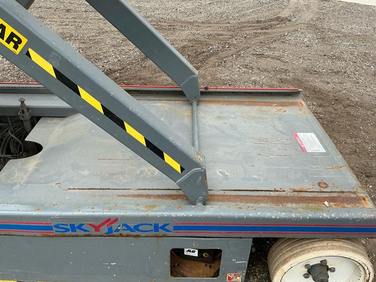 #1302-•-2008-skyjack-sj4632-scissor-lift-image-32