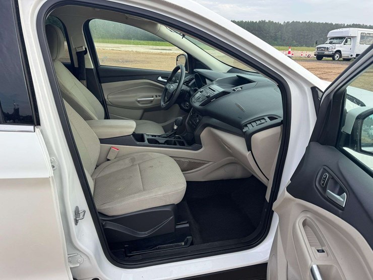 2017-ford-escape-image-13