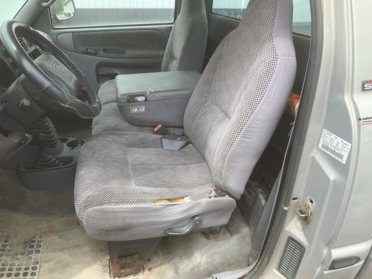 1999-dodge-2500-image-78
