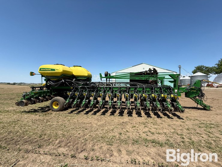 2007-john-deere-db60-image-4