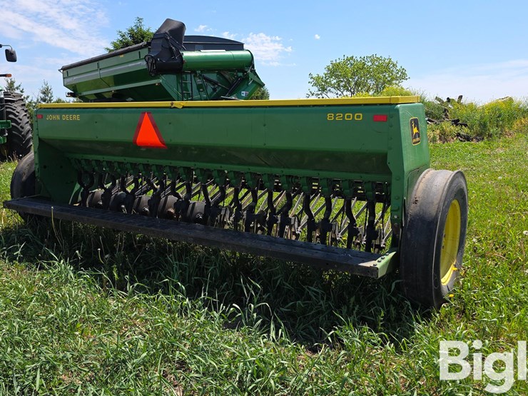 john-deere-8200-image-5