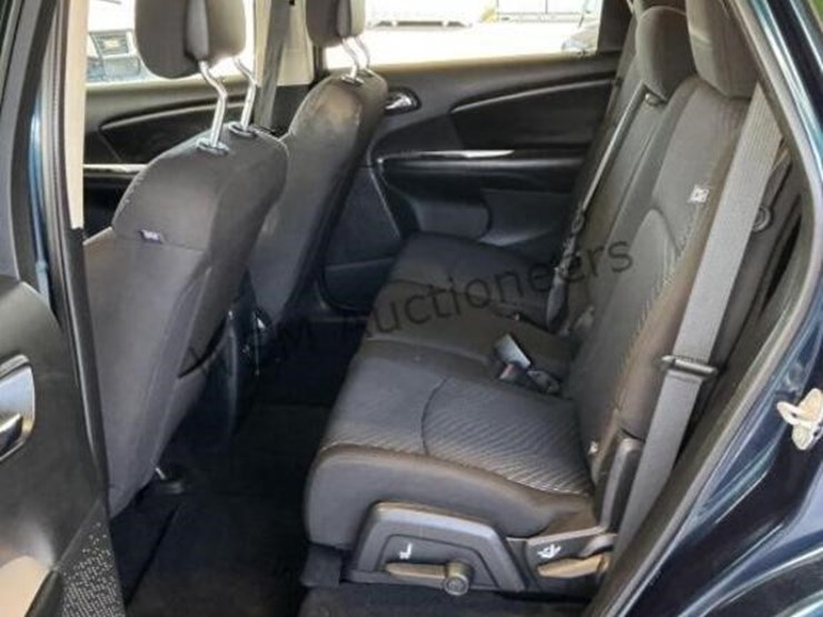 2015-dodge-journey-image-24