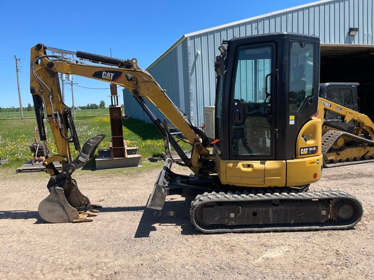 caterpillar-303.5e2-cr-image-12