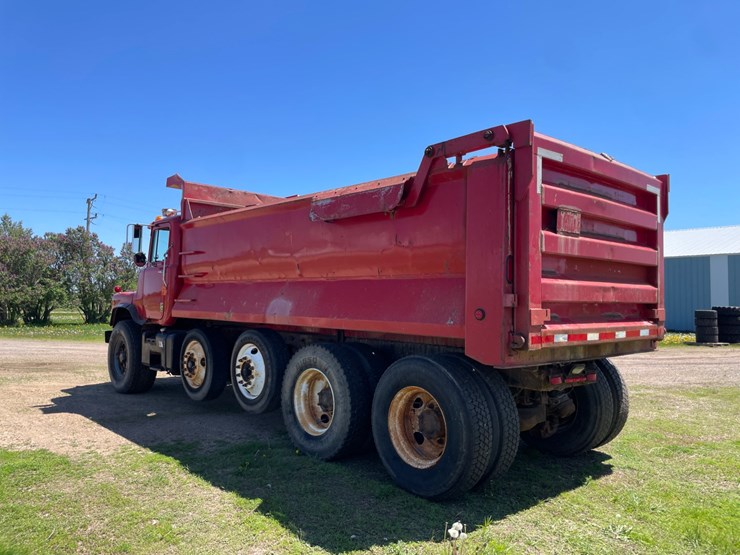 mack-dm688s-image-3