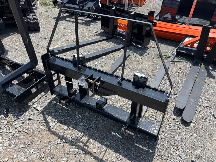 #80-•-3pt-pallet-forks-image-2