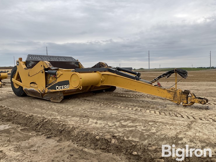 2020-deere-2412e-image-3