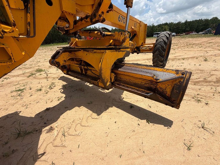 1992-deere-670b-image-30