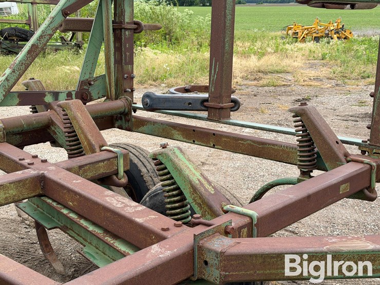 john-deere-1610-image-12