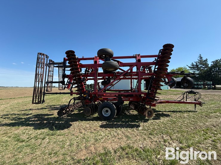 2011-case-ih-330-image-4