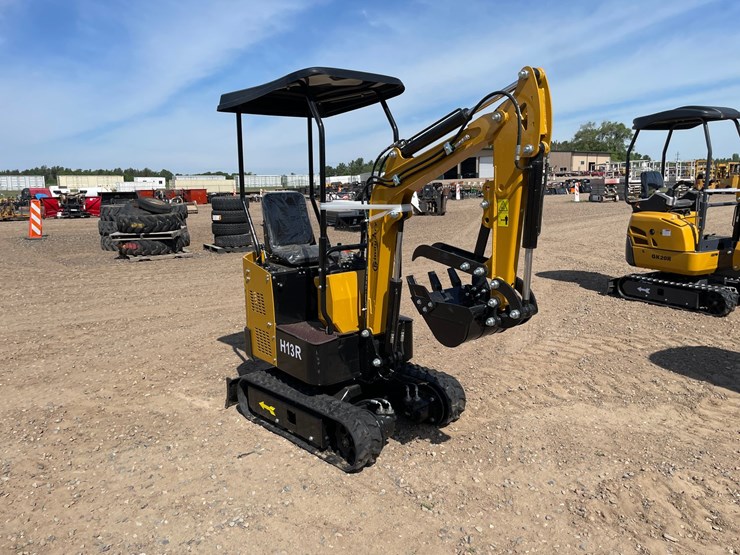 #2047-•-2026-cfg-h13r-mini-excavator-image-1