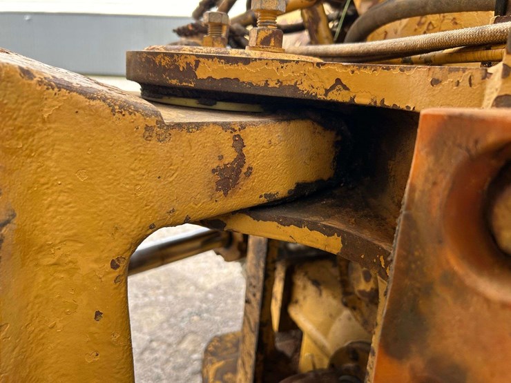 caterpillar-d250e-image-34