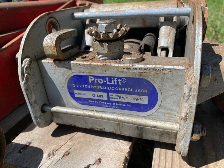 #7433-•-(2)-floor-jacks-(antigo,-wi)-image-6