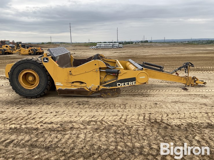 2020-deere-2412e-image-4