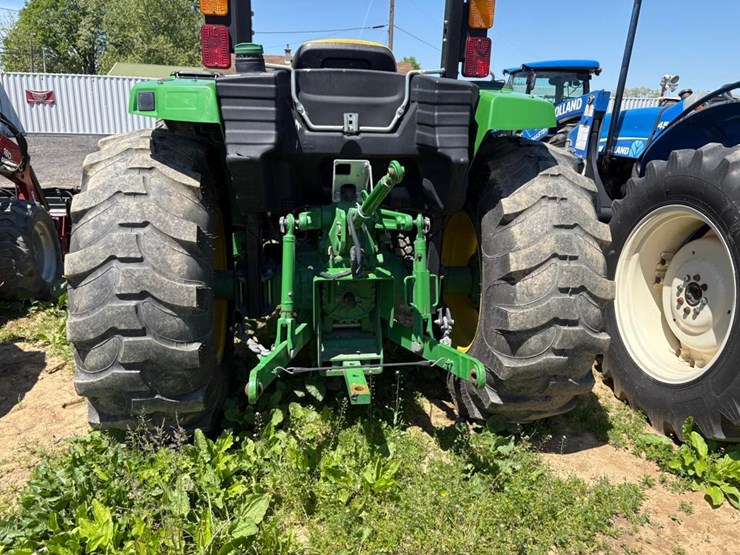 2019-john-deere-4044m-image-12