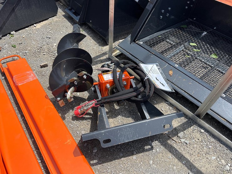 #122-•-mini-skid-steer-hydraulic-auger-image-1