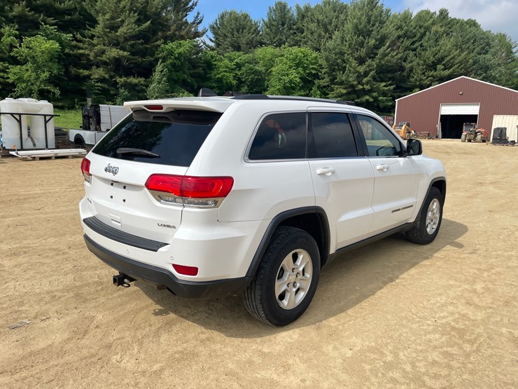2017-jeep-grand-cherokee-laredo-image-5