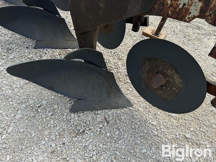dmi-5-bottom-plow-image-13