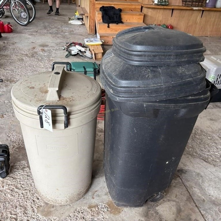 (2) Garbage Cans