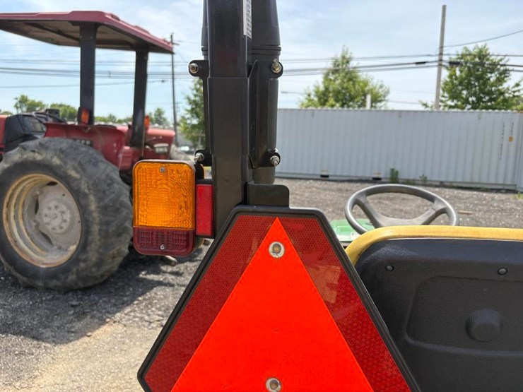 2008-john-deere-2305-image-10