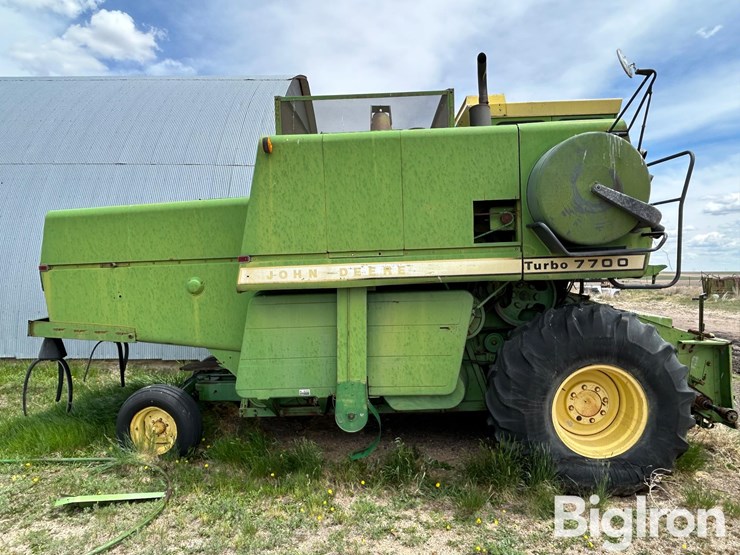 1976-john-deere-7700-image-4