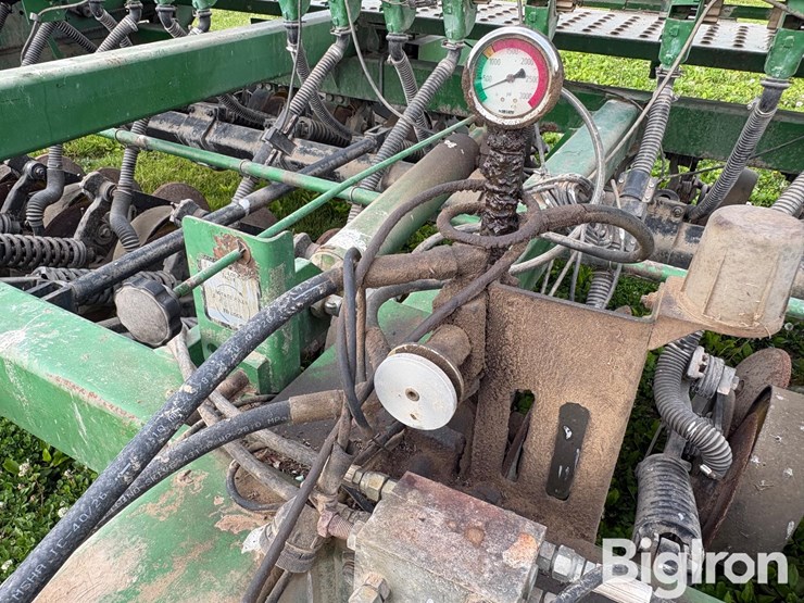 john-deere-750-image-15