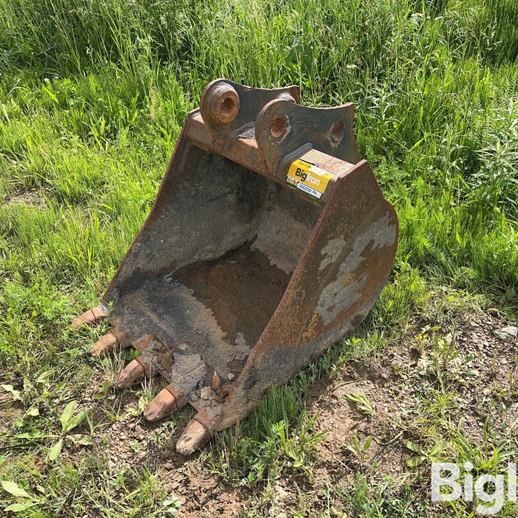 Case New Holland 24” Backhoe Bucket