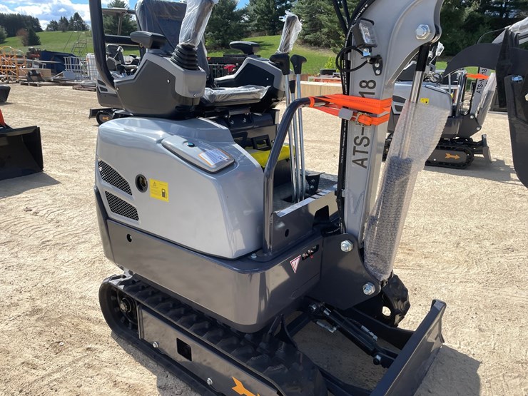 #1110-•-new-ats-me18-mini-excavator-image-9