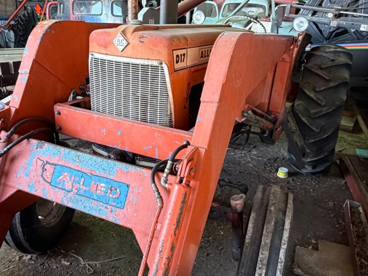 d-17-allis-chalmers-with-loader,-7,654-hrs-image-3