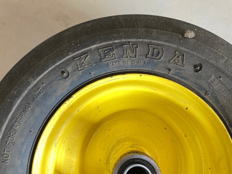 john-deere-2445-image-3
