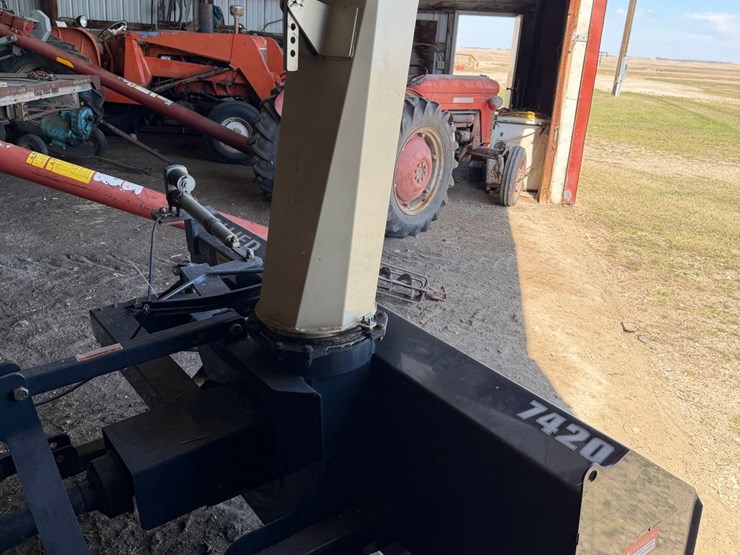allied-farm-king-model-7420-late-model-3-point-snow-blower-image-7