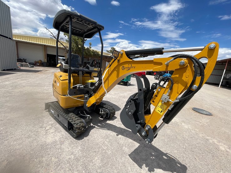 #2661-•-unused-cfg-mini-excavator-image-39