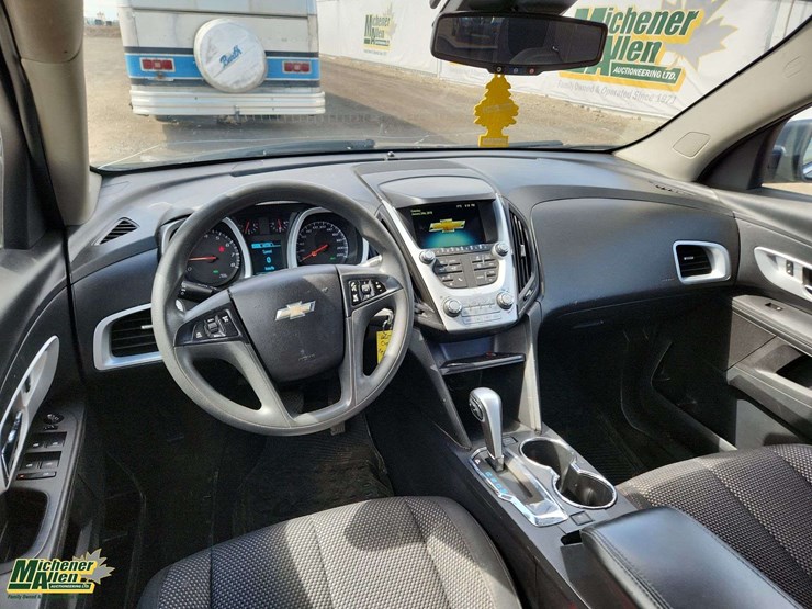 2017-chevrolet-equinox-image-19