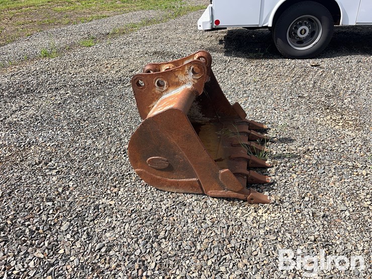 strickland-36"-backhoe-bucket-image-4