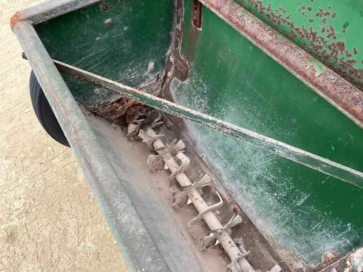 #2015-•-antique-john-deere-lime-spreader-image-24
