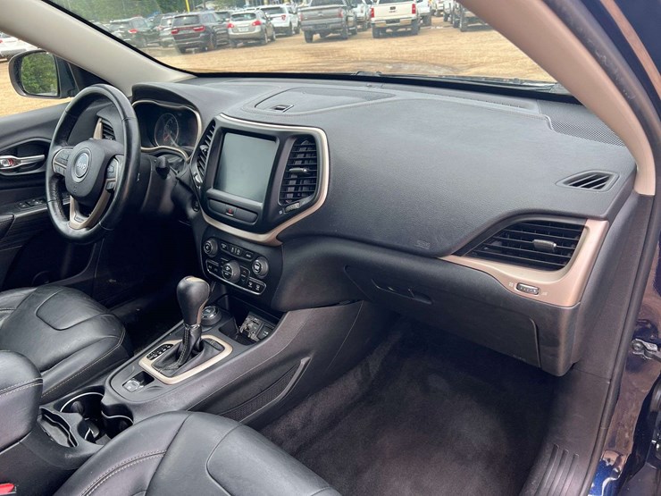 2015-jeep-cherokee-limited-image-19