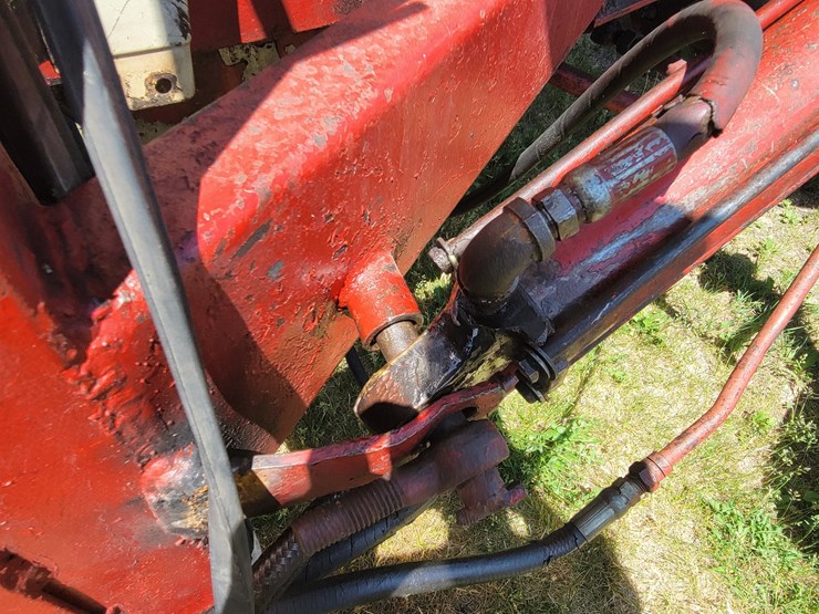 case-ih-farmall-706-image-16