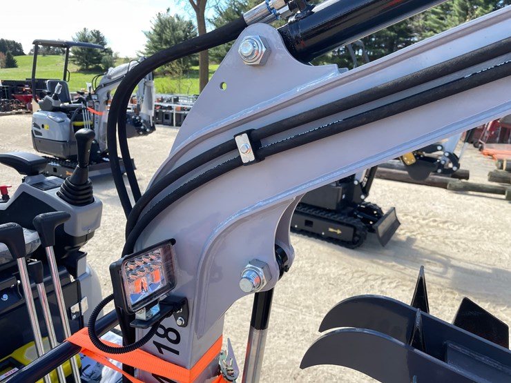 #1105-•-new-ats-me18-mini-excavator-image-20