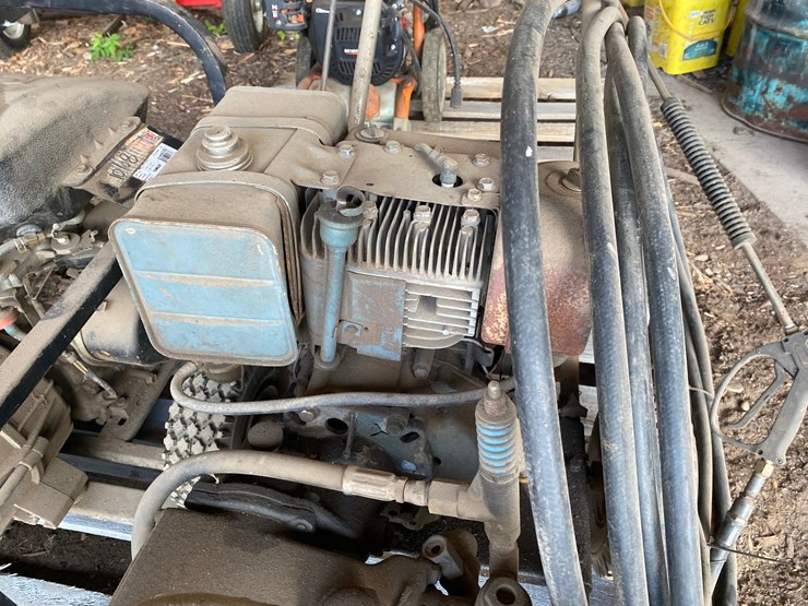 #7073-•-baumac-gas-powered-pressure-washer-(deerbrook,-wi)-image-12