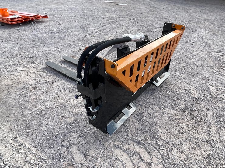 #2779-•-unused-2026-wolverine-adjustable-hydraulic-pallet-fork-attachments-image-6