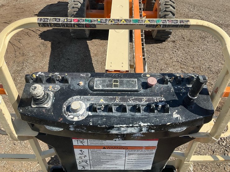 2005-jlg-600s-image-28