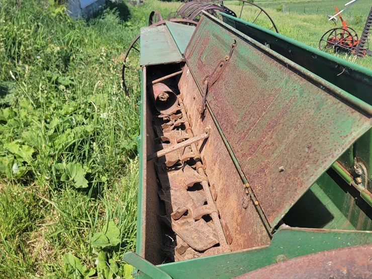 10-john-deere-10-image-23