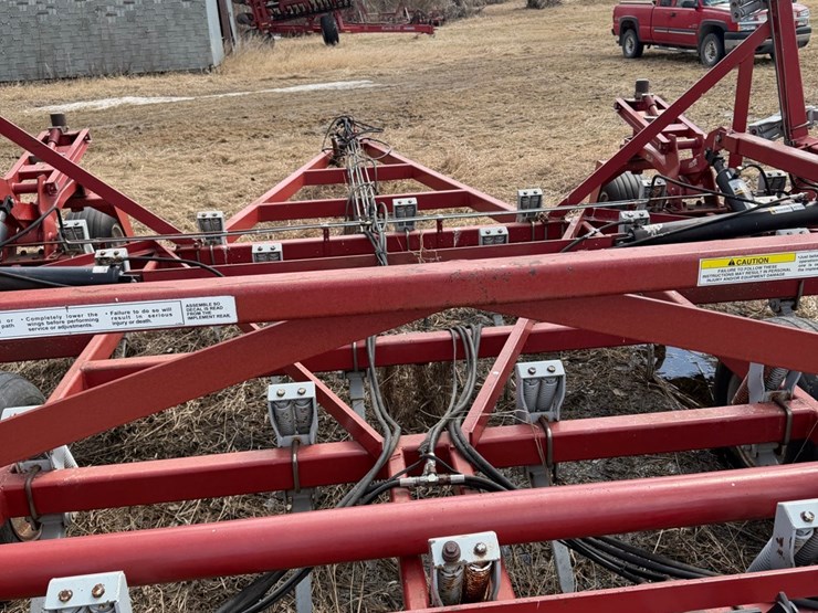 wilrich-47’-quad-5--field-cultivator,-tri-fold,-double-spring-shanks,-nice-shape,-￼note:-top-is-not-folded-down-in-photos,-but-will-image-14