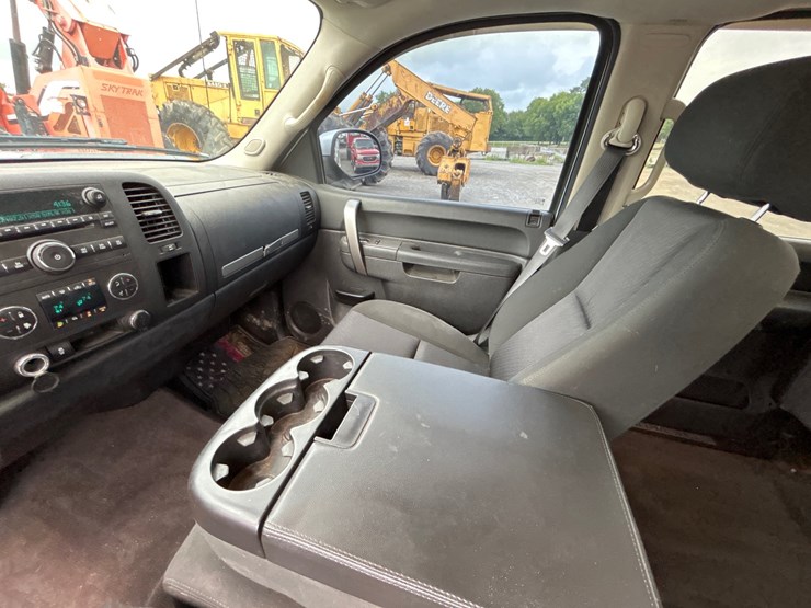 2013-chevrolet-silverado-1500-image-10