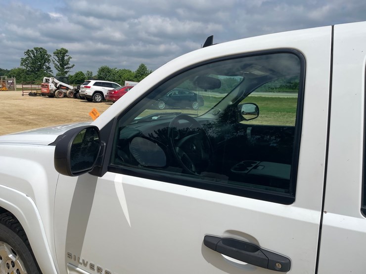 2010-chevrolet-silverado-1500-lt-image-16