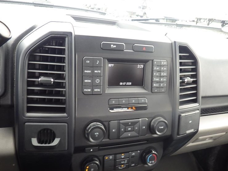 2016-ford-f150-xl-image-27